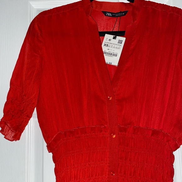 Super cute modest bold red dress from Zara BRAND NEW never worn before - Picture 5 of 8
